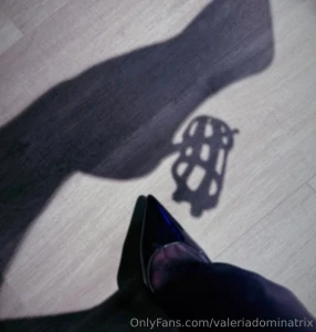 Quieres que juguemos hoy con mi jaula me gustar a someterte y que