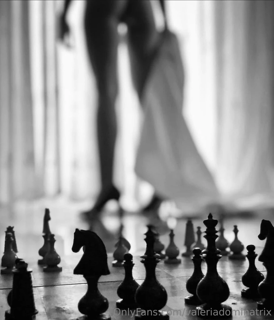 Quiero jugar contigo pero no olvides que soy la reina y mis 