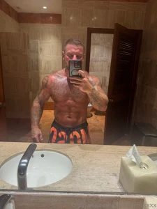 Bathroom selfie part 32