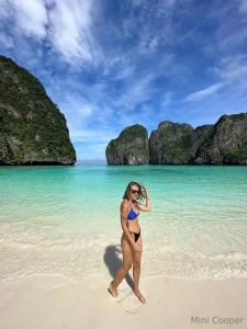 The sun burns the body and i m waiting for the evening to come the part 1