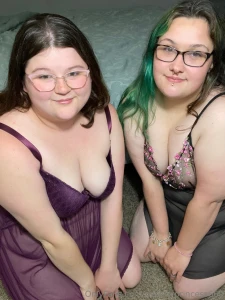 I ate my friends pussy leave a tip if you liked it and want more part 3