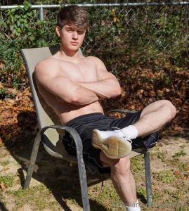 Come sit on papas lap