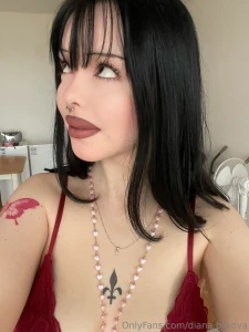 Je divn kdy si p eju b t panenkou