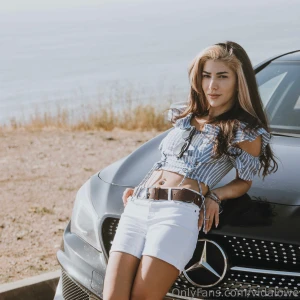 I m alone and bored right now cum say hi don t be shy