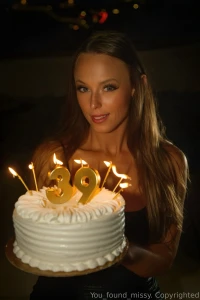 Guess what it s my birthdayyyyyyy wanna hang out and spoil each other part 1