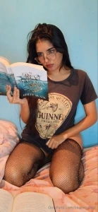 We can date but only on a condition that i ll get daily creampies deal