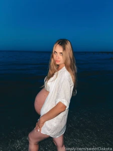 Evening walks by the sea enjoying the last calm evenings mommy part 2