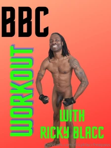 Naked exercising doing mountain climbers