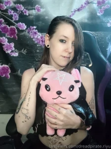 I love you guys thank you for fleur the bat you know who you is i love