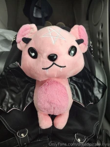 I love you guys thank you for fleur the bat you know who you is i love part 1