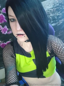 I m on twitch cosplaying shego playing shego in stardew valley