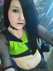 I m on twitch cosplaying shego playing shego in stardew valley part 1