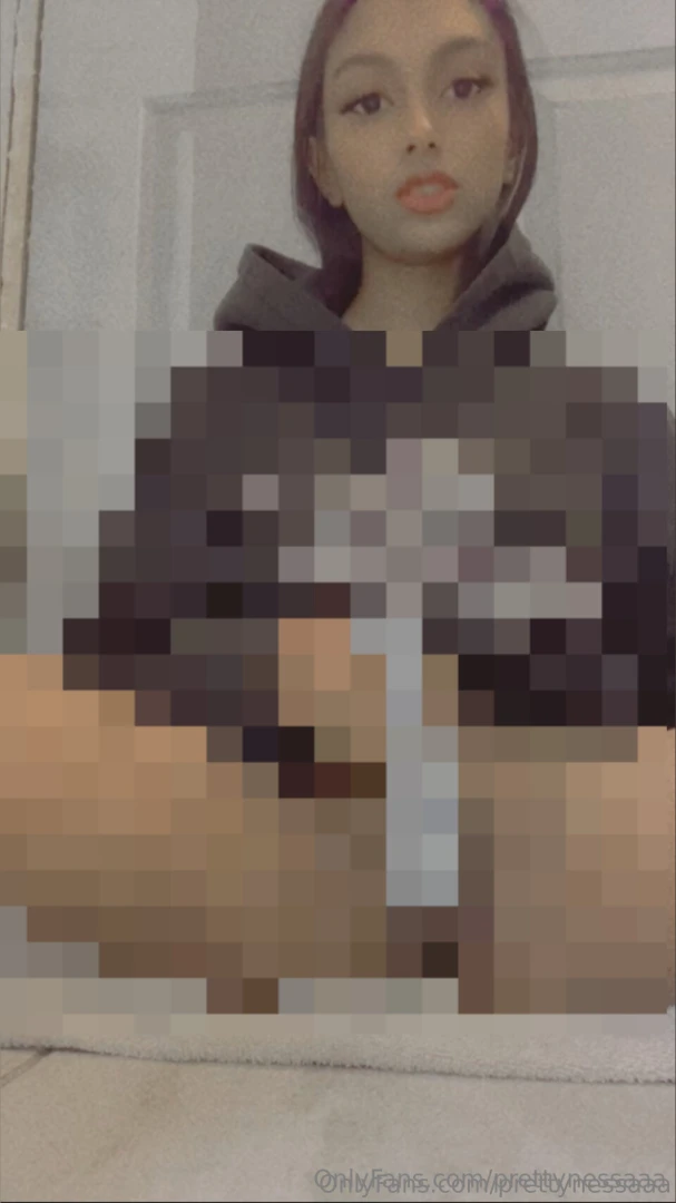 Using a vibrator on my pussy it had my pussy so wet and i couldn t 