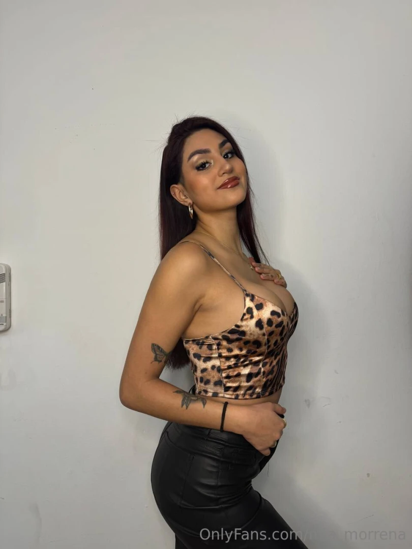 I can t stop thinking about what it would feel like if we were alone 