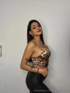 I can t stop thinking about what it would feel like if we were alone