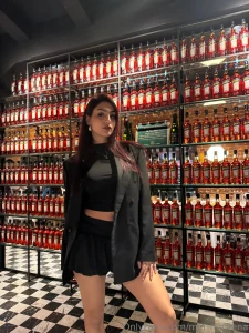 Tell me the truth - do you prefer a slow tease b fast rhythm c