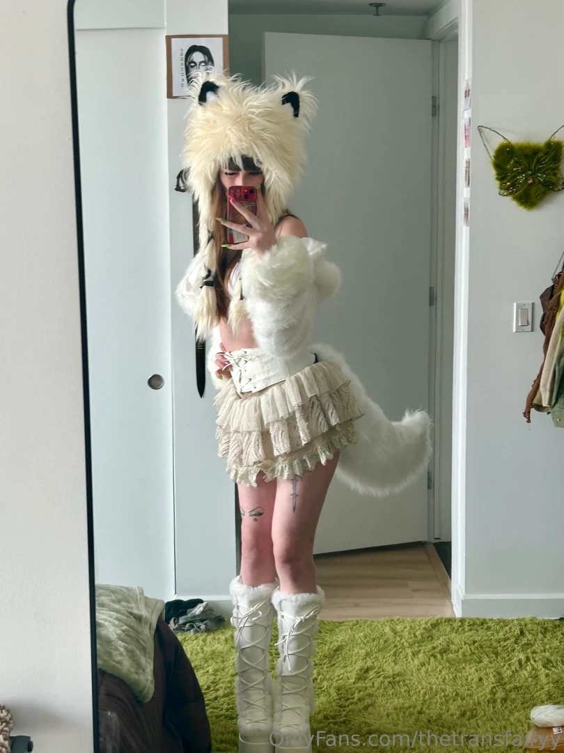 Meow lt 3 hi hi should i make trans furry porn let me know by liking 