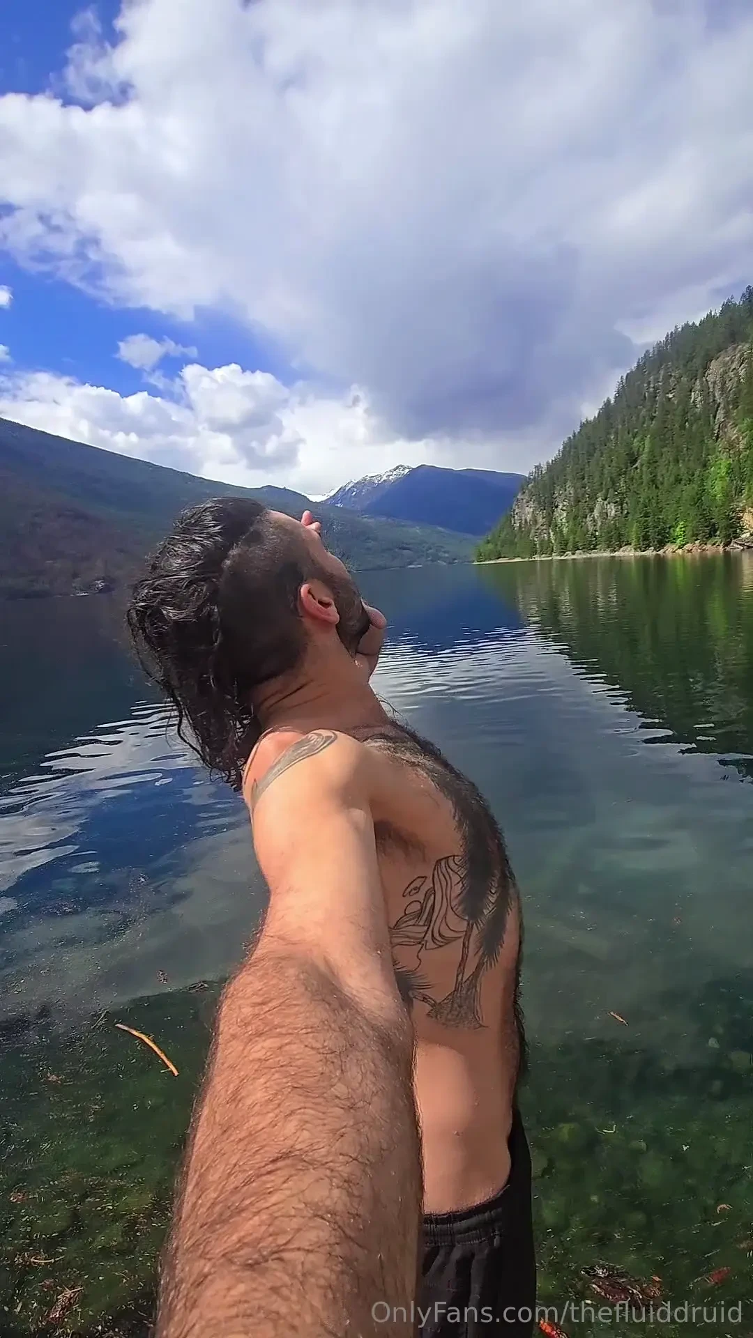 Happy howling mountain morning 