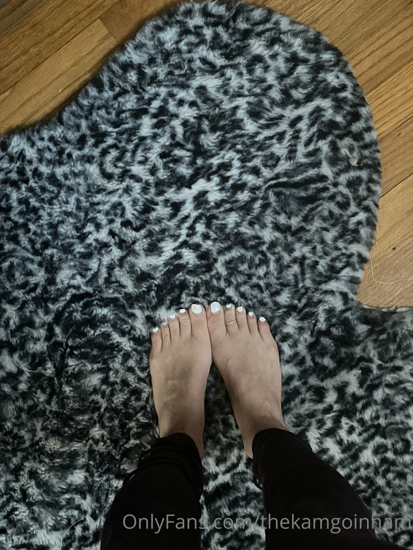 Any feet lovers part 11 