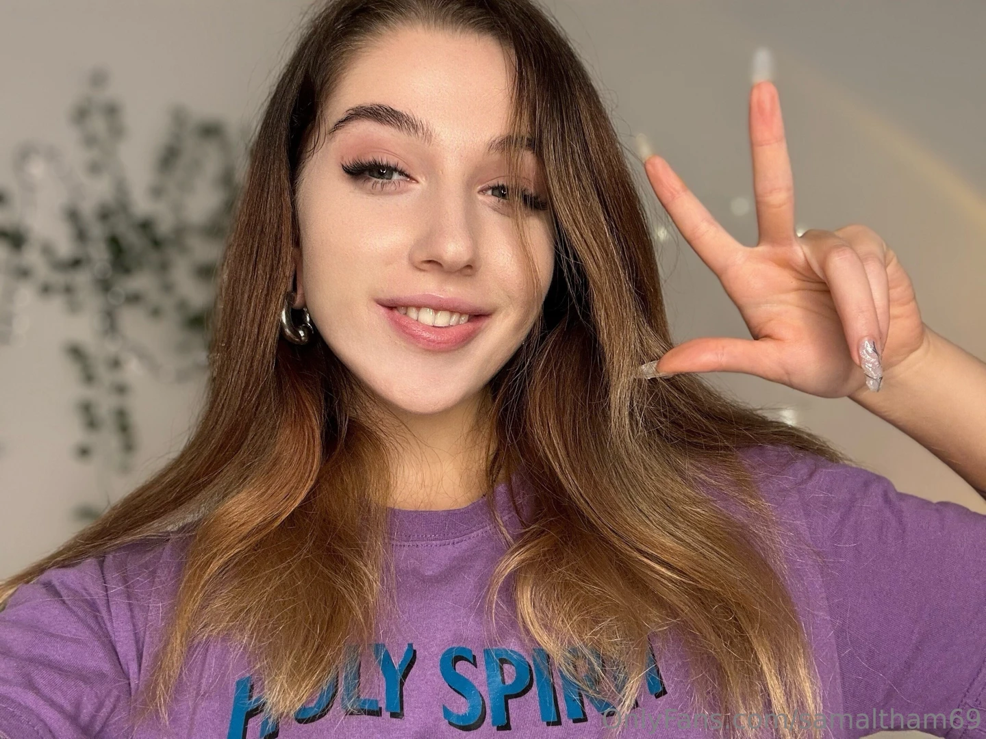 Me trying to look all innocent but i just ate the last slice of pizza 