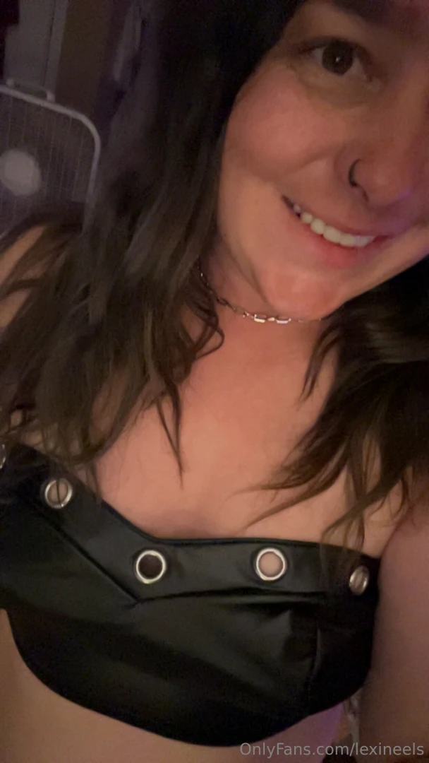 Cute new outfit go check it out in my latest video 