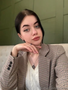 Strict fit soft mood lunch break should i behave or make it