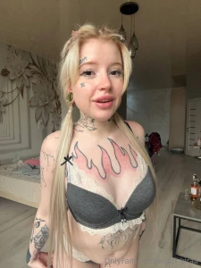 Have you ever wondered how hard it is to be a girl with breasts that part 1