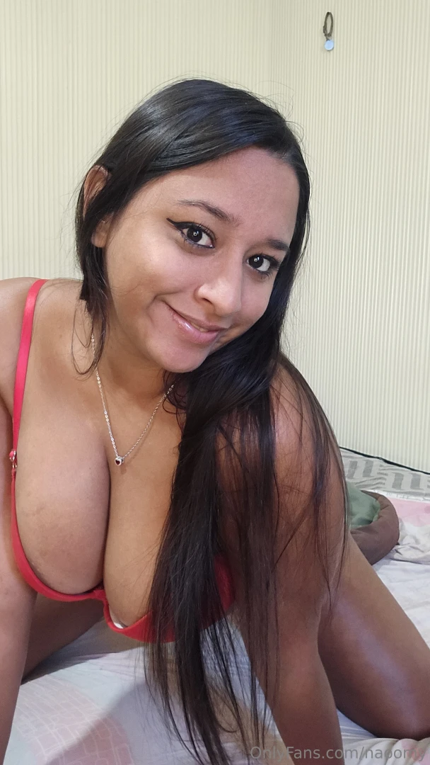 I am bored i am hot and i have a camera ready to play with anyone who 