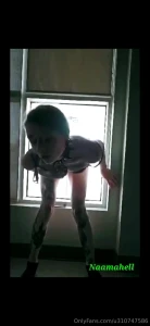 Show my ass to the highway