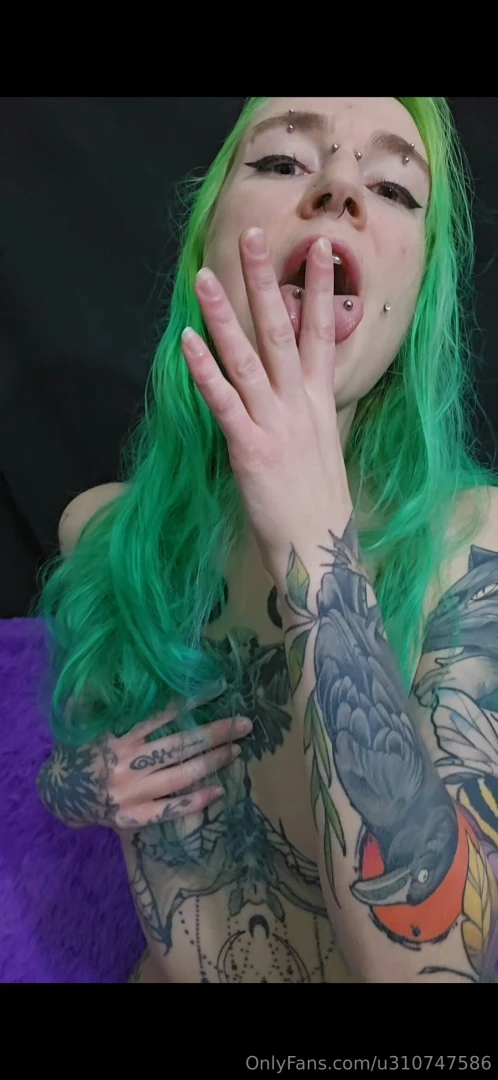 Wanna go in my ass too 