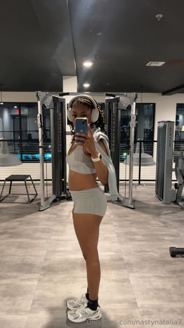 Message me for sexting customs videos or pics amp dick ratings i do 