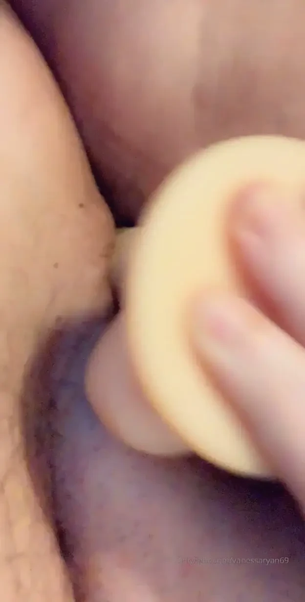 A little bit of dildo play for your monday 