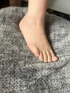 Who likes tiny feet
