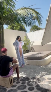 Bts of my 1st photoshoot after having baby i m 34 weeks post-partum