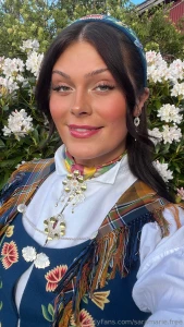 Video fra avkledningen av bunad p no-ppv