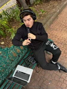 En la calle en el hotek