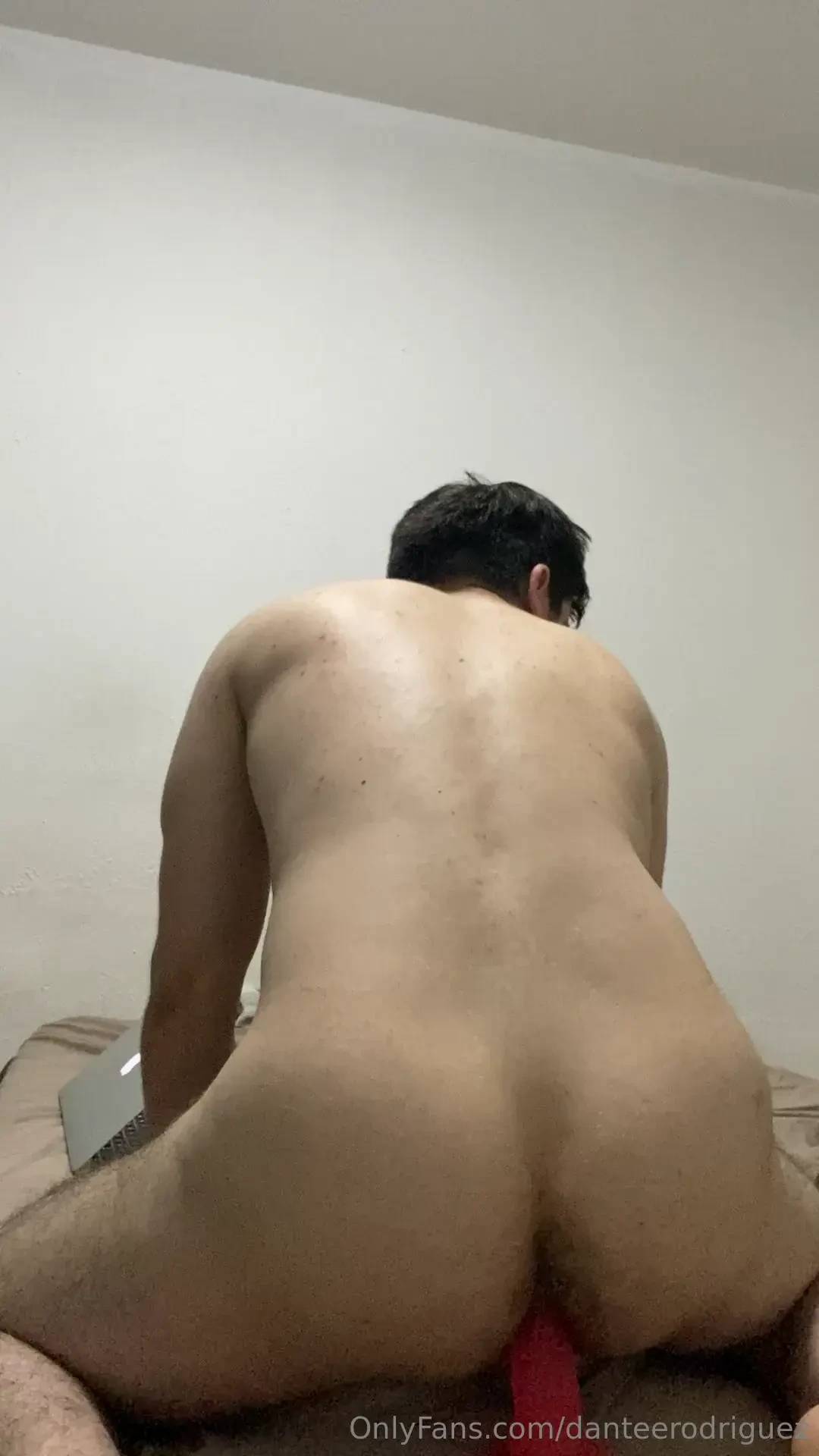 El video usando el dildo rosita 