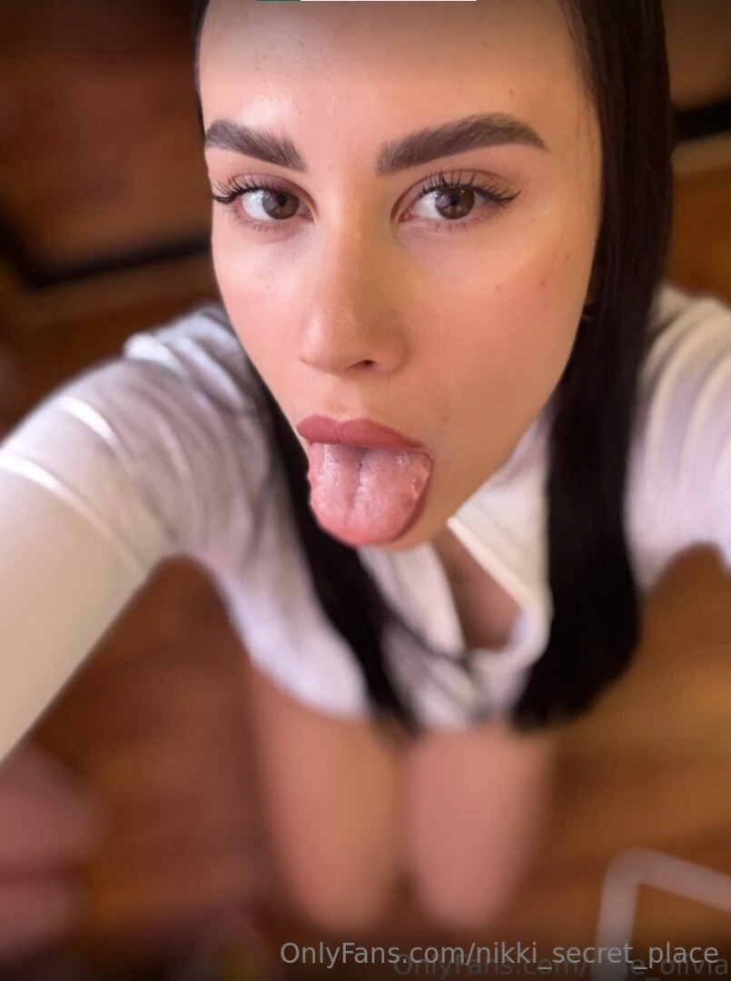 Rose_olivia has a temporarily free profile to play with new fans and part 32 