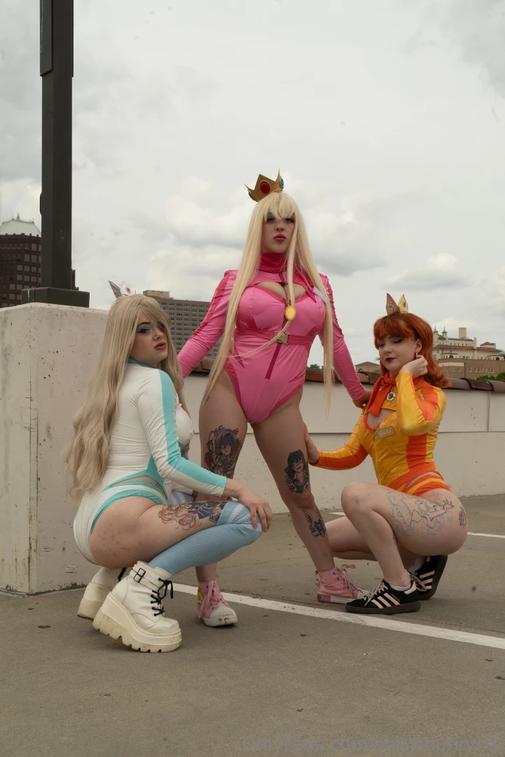 We look good lovely_daisy98 honeybunnycos part 3 