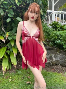 Lady in red part 618