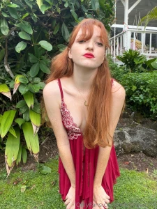 Lady in red part 620