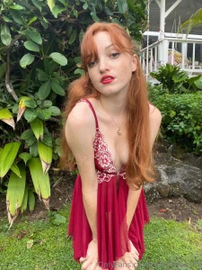 Lady in red part 622