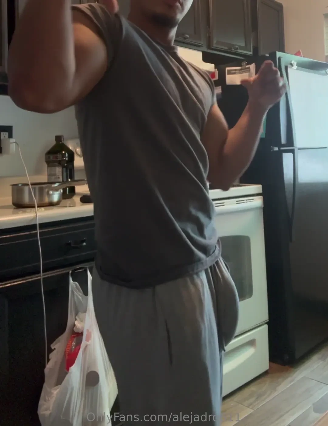 Pov you are my rooomate and you get to see this often part 1 