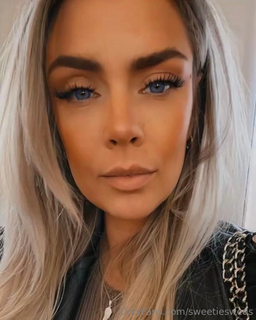 New hair new me bullshit wanna se this face covered in cum 