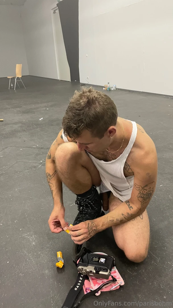 Hey there im new here starting off my of my humoristic and erotic 