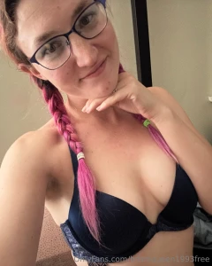 Fun adorable tease who enjoys messaging and making fun content https part 1