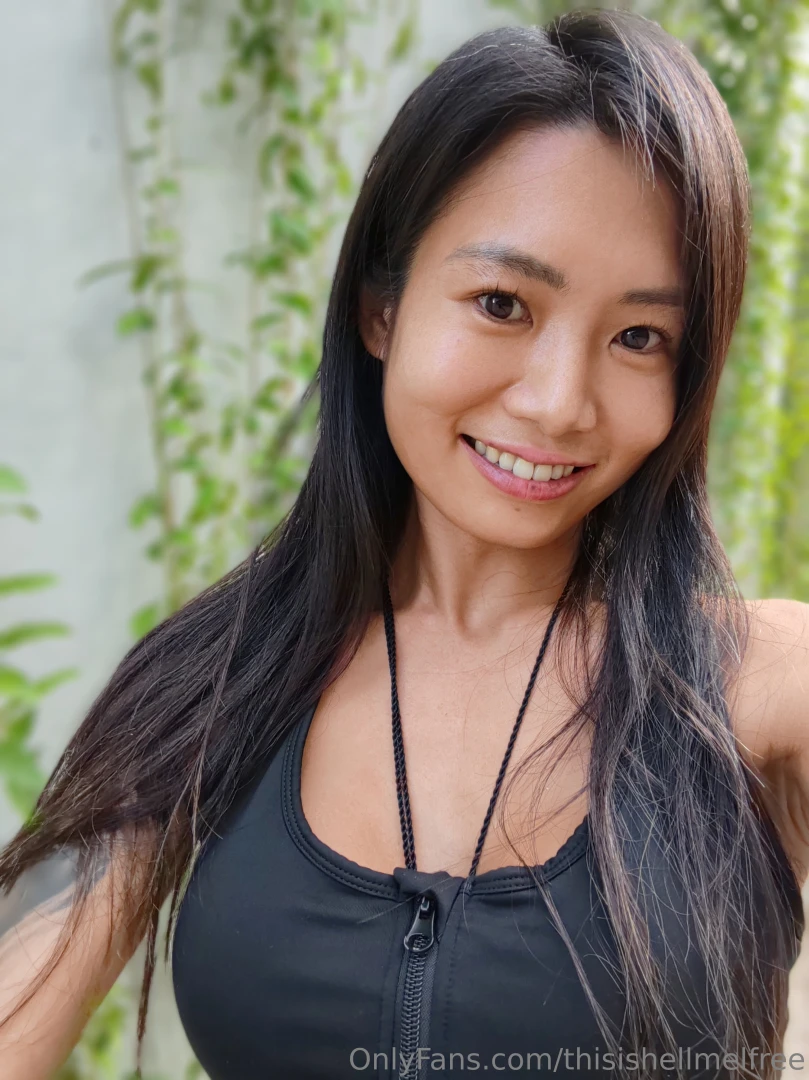 Chat with me thisishellmel 