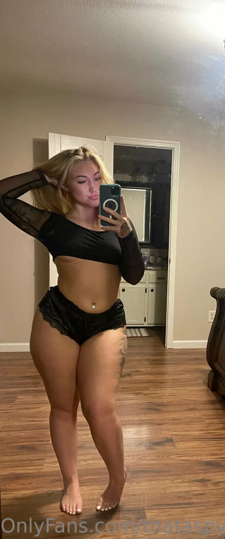 Like if you love big booty s 