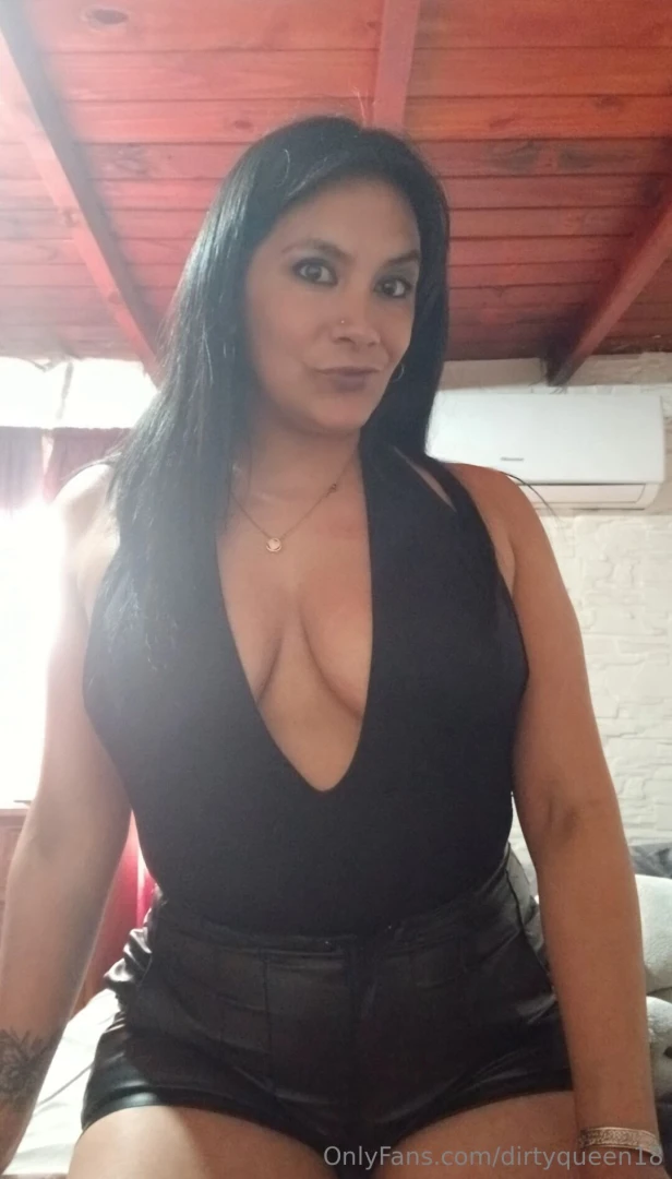 Hello love i m very horny and i want to cum shall we play 