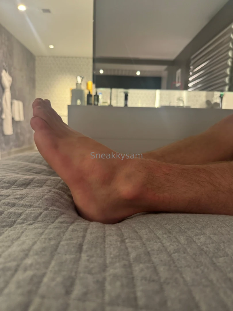 For my feet lovers come give me a massage and worship my soles part 7 